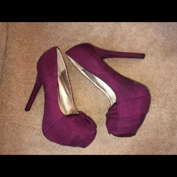 Qupid Burgundy Bow Platform Pumps Heels Stilettos - Picture 2 of 8